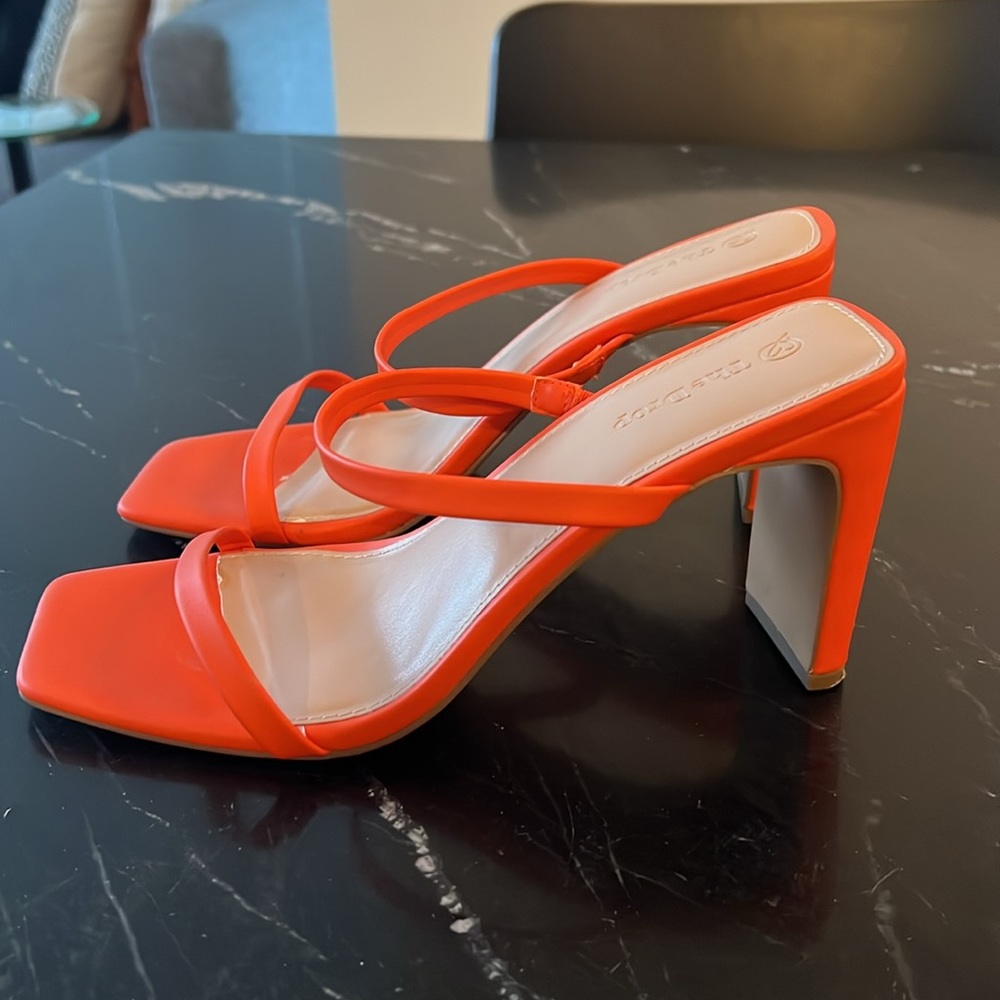 ORANGE HEEELS - Picture 4 of 5